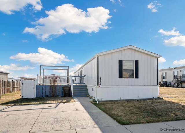 Property at 4405 Avenue B-2, Cheyenne, WY 82007, 3 beds, 2 baths