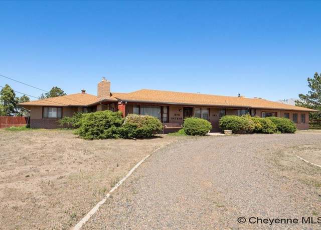 Property at 826 Skyline Dr, Cheyenne, WY 82009, 4 beds, 3 baths