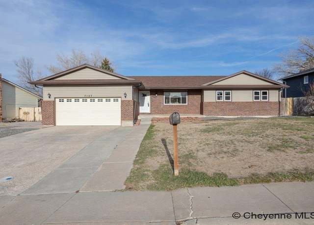 Property at 7127 Volar Dr, Cheyenne, WY 82009, 5 beds, 3 baths
