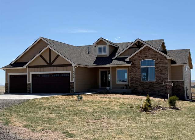 Property at 1635 Little Star Dr, Cheyenne, WY 82009, 4 beds, 3 baths