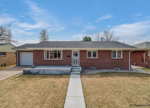 Property at 131 Carroll Ave, Cheyenne, WY 82009, 3 beds, 3 baths