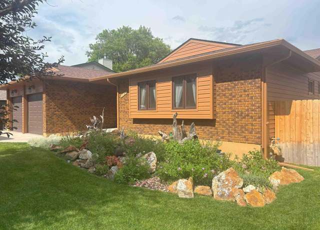 Property at 5131 Ten Sleep Dr, Cheyenne, WY 82009, 3 beds, 2 baths