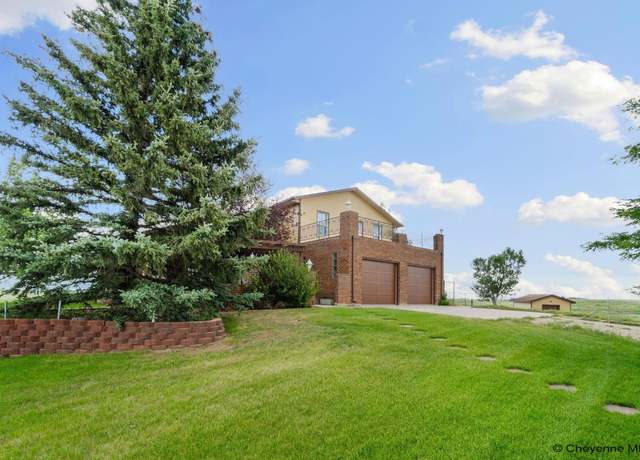 Property at 11803 Glencoe Dr, Cheyenne, WY 82009, 4 beds, 2.5 baths