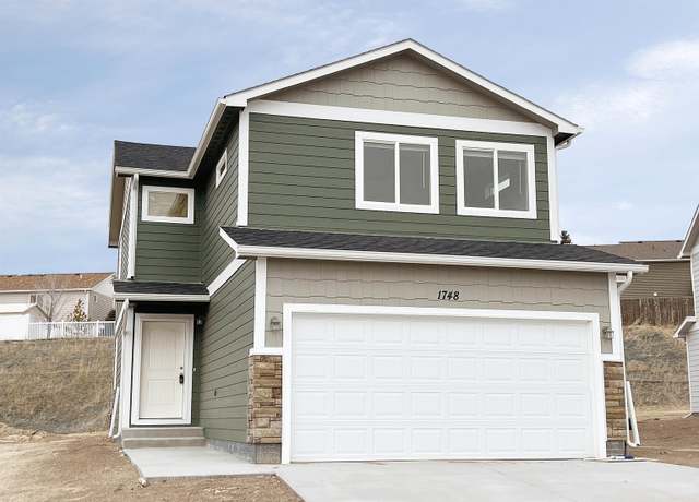 Property at 1512 Alyssaelaine Dr, Cheyenne, WY 82007, 3 beds, 2.5 baths