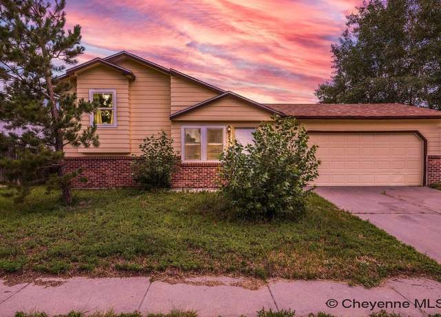 Property at 2319 Neal Ave, Cheyenne, WY 82007, 3 beds, 2.5 baths