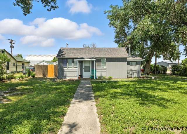 Property at 800 W 10th ST St, Cheyenne, WY 82007, 6 beds, 3 baths