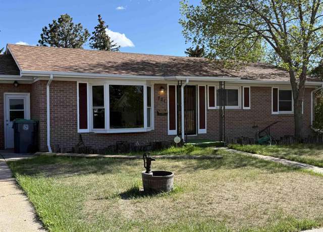 Property at 721 Arapaho St, Cheyenne, WY 82009, 5 beds, 2 baths