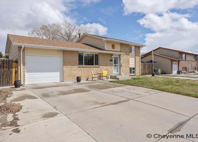 Property at 4311 Superior Ave, Cheyenne, WY 82001, 3 beds, 2 baths