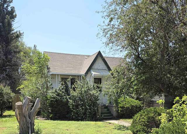 Property at 103 E 6th Ave, Cheyenne, WY 82001, 3 beds, 2 baths