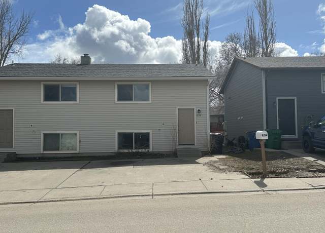Property at 434 W 11th St, Sheridan, WY 82801, 2 beds, 1.5 baths