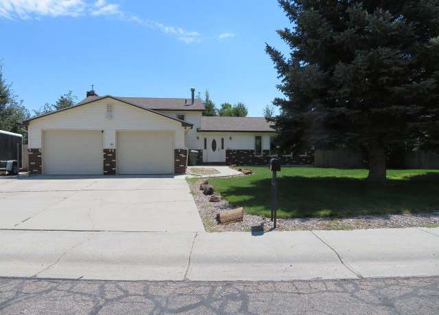 Property at 1001 Cheshire St, Casper, WY 82609, 5 beds, 3 baths