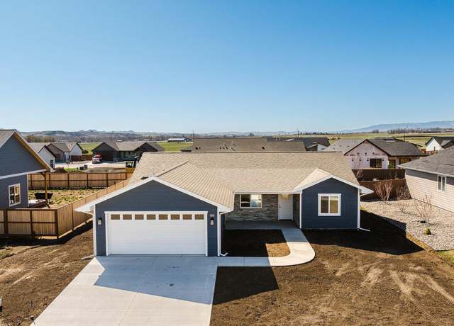 Property at 1310 Oxbow Dr, Sheridan, WY 82801, 3 beds, 2 baths