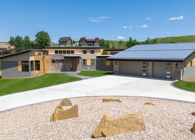 Property at 27 Heather Hill Ln, Sheridan, WY 82801, 4 beds, 3.5 baths
