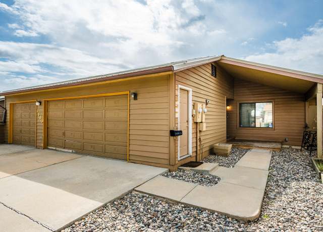 Property at 1140 Park Dr, Sheridan, WY 82801, 2 beds, 1.5 baths