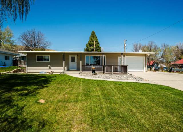 Property at 8 Park Ln, Buffalo, WY 82834, 3 beds, 2 baths