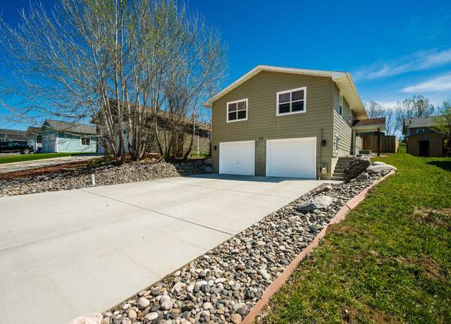 Property at 735 Frank St, Sheridan, WY 82801, 4 beds, 2 baths