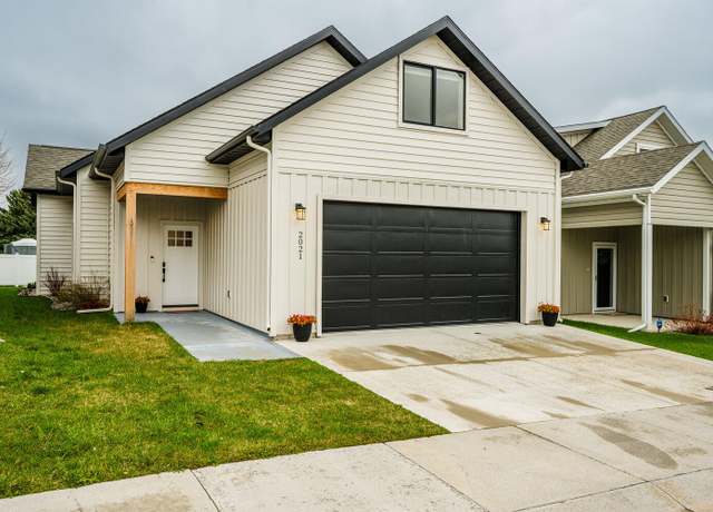 Property at 2021 Skyview West Dr, Sheridan, WY 82801, 3 beds, 2.5 baths