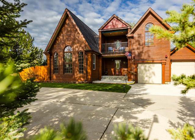 Property at 1902 Sparrow Hawk Rd, Sheridan, WY 82801, 4 beds, 3.5 baths