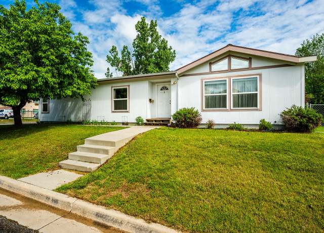 Property at 1410 Omarr Ave, Sheridan, WY 82801, 3 beds, 2 baths