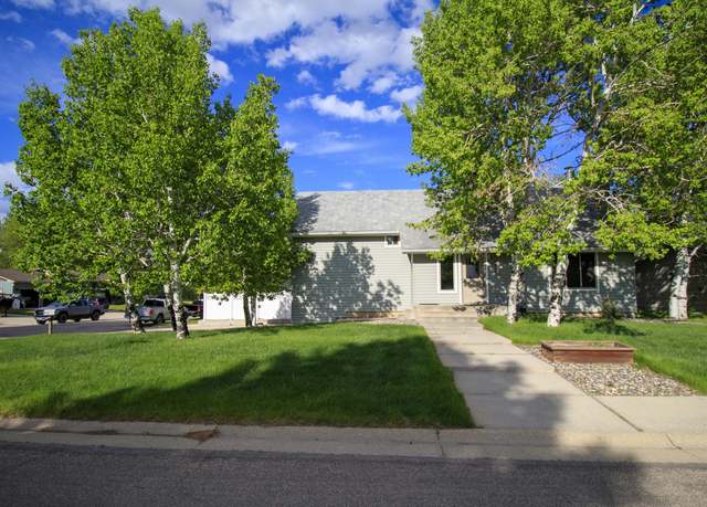 Property at 1963 Colonial Dr, Sheridan, WY 82801, 3 beds, 2.5 baths