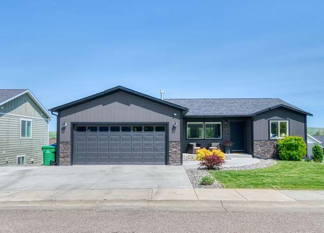 Property at 2413 Juniper Ln, Sheridan, WY 82801, 5 beds, 3 baths
