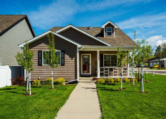 Property at 775 E 7th St, Sheridan, WY 82801, 3 beds, 2 baths