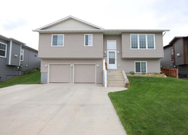 Property at 1154 Fleming Blvd, Sheridan, WY 82801, 3 beds, 3 baths