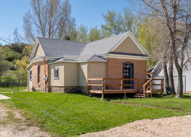 Property at 828 Leopard St, Sheridan, WY 82801, 2 beds, 1 bath