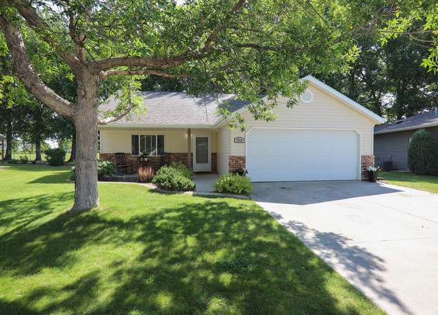 Property at 1713 Sagebrush Dr, Sheridan, WY 82801, 3 beds, 2 baths