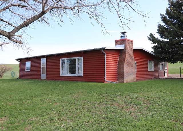 Property at 1866 Skyline Dr, Sheridan, WY 82801, 3 beds, 1 bath