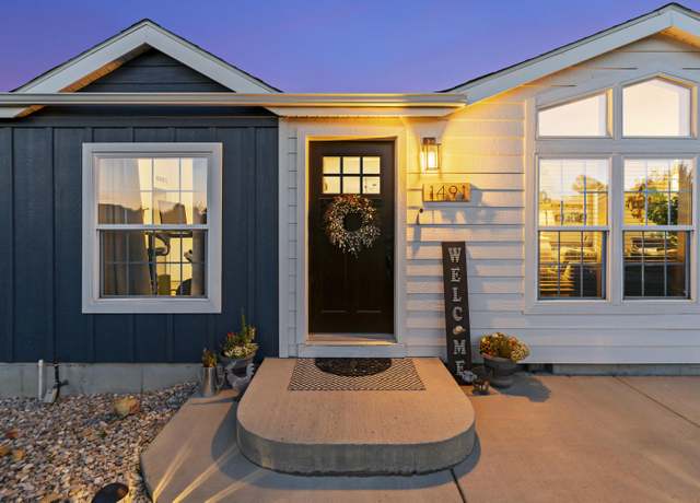 Property at 1491 Thomas Dr, Sheridan, WY 82801, 4 beds, 2 baths