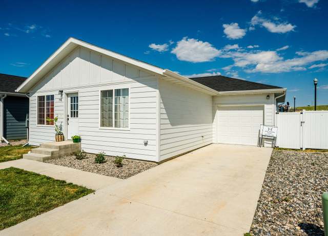 Property at 791 Clark Cir, Sheridan, WY 82801, 3 beds, 2 baths