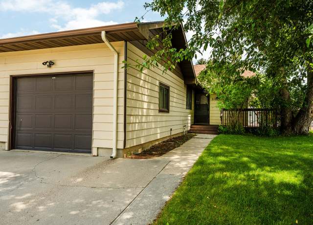Property at 2187 Pima Dr, Sheridan, WY 82801, 3 beds, 2 baths