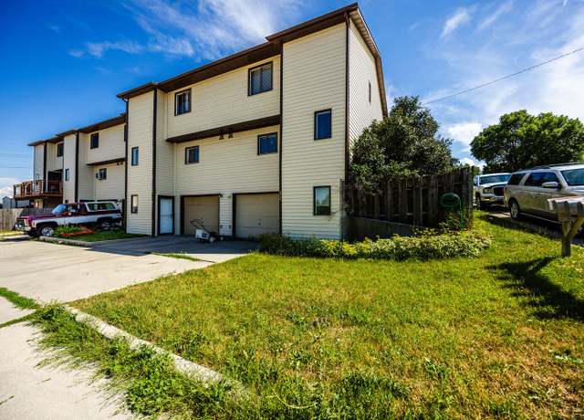 Property at 859 W 5th St, Sheridan, WY 82801, 3 beds, 1.5 baths