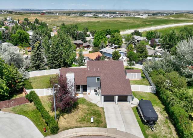 Property at 3310 Tee Ct, Gillette, WY 82718, 3 beds, 2.75 baths