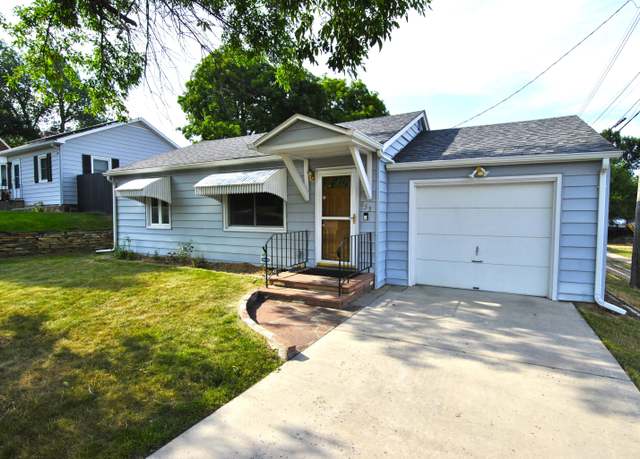 Property at 835 Avon St, Sheridan, WY 82801, 4 beds, 2 baths