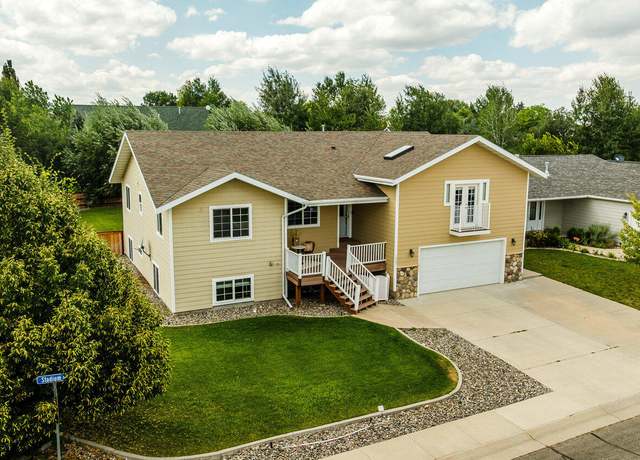 Property at 1902 Stadium Dr, Sheridan, WY 82801, 5 beds, 3 baths