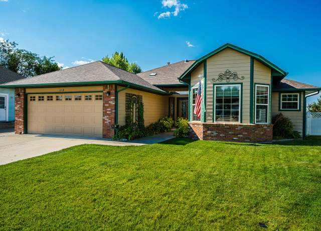 Property at 1719 North Heights Cir, Sheridan, WY 82801, 4 beds, 3 baths