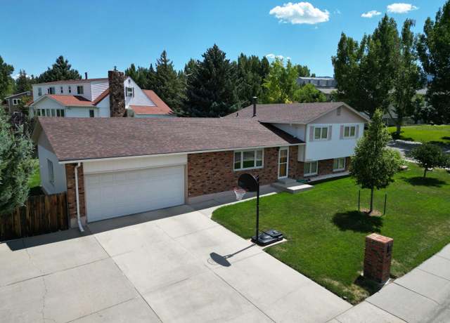 Property at 3891 Brookview Dr, Casper, WY 82604, 3 beds, 2.5 baths