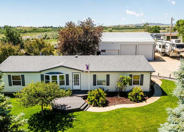 Property at 925 W Fetterman St, Buffalo, WY 82834, 3 beds, 2 baths