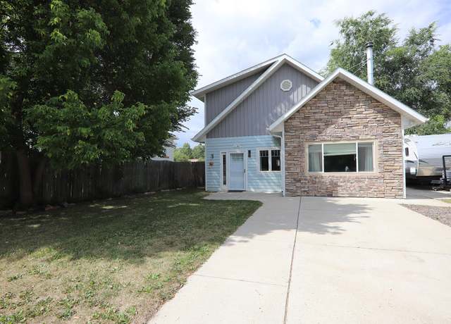 Property at 1136 Emerson St, Sheridan, WY 82801, 3 beds, 2 baths