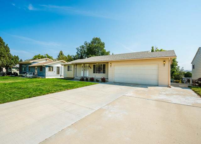 Property at 1435 Warren Ave, Sheridan, WY 82801, 3 beds, 3 baths