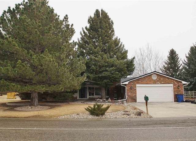 Property at 614 Skyline Dr, Cody, WY 82414, 5 beds, 3 baths