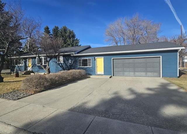 Property at 1807 14th St, Cody, WY 82414, 5 beds, 3 baths