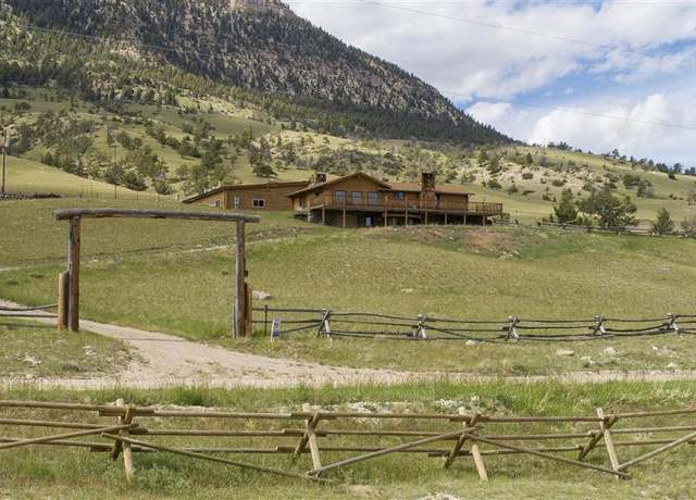 Property at 85 The Way West Rd, Cody, WY 82414, 4 beds, 2 baths