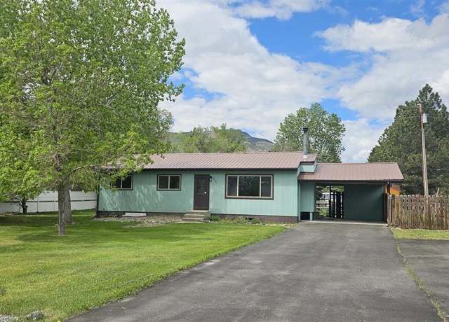 Property at 2121 Wallace St, Cody, WY 82414, 4 beds, 2 baths