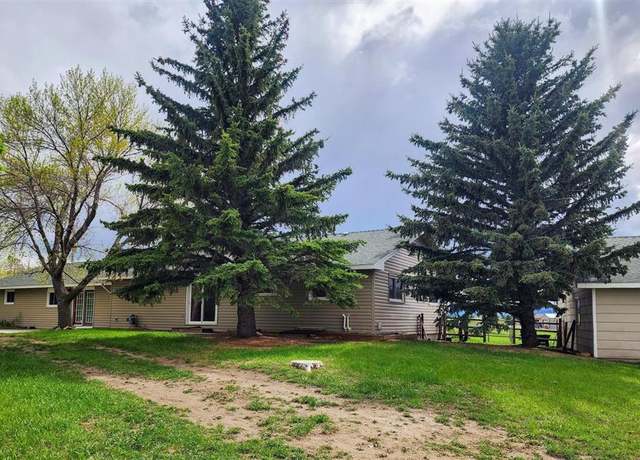 Property at 15 Milo Rd, Cody, WY 82414, 5 beds, 2 baths