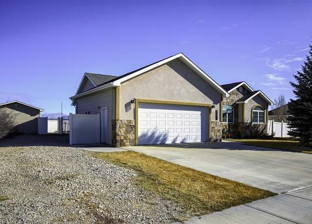 Property at 1247 Sequoia Dr, Powell, WY 82435, 3 beds, 2 baths