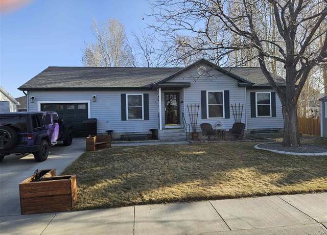 Property at 1272 7th St, Powell, WY 82435, 3 beds, 2 baths