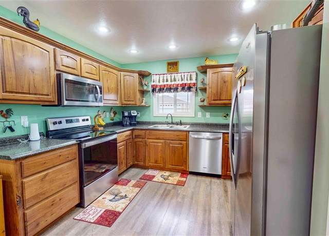 Property at 1080 Van Pl, Powell, WY 82435, 3 beds, 2 baths